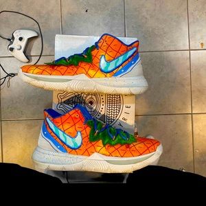 Nike Kyrie x SpongeBob SquarePants pineapple house sneakers size 15 Kyrie V